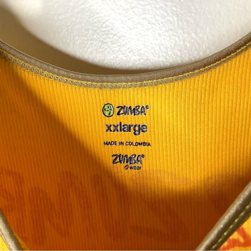< Zumba Yellow Ribbed Heart Pattern Tank Top > - Picture 3 of 4